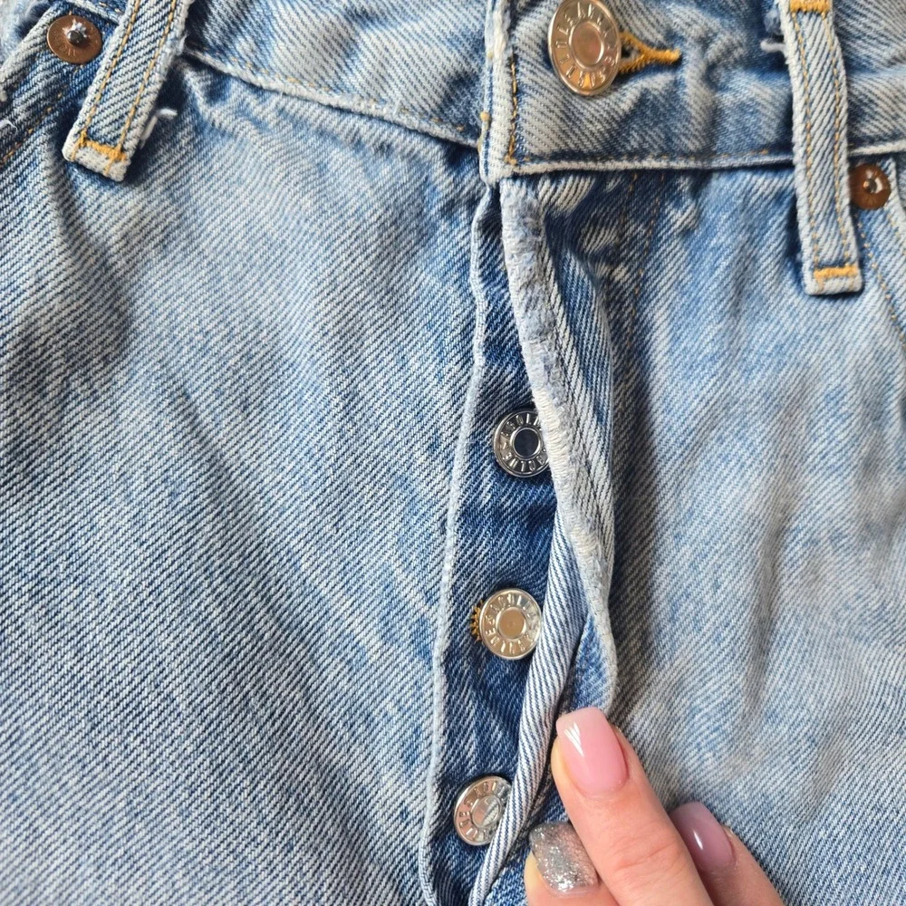 AGOLDE Parker High Rise Distressed Denim Shorts Light Wash Size 30 A026-811